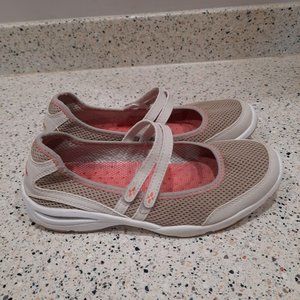 LL Bean Strappy Mary Janes Women's Sz 8.5 (260976) Beige/orange lightweight